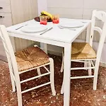 Moderno E Luminoso Monolocale Con Terrazza Privata